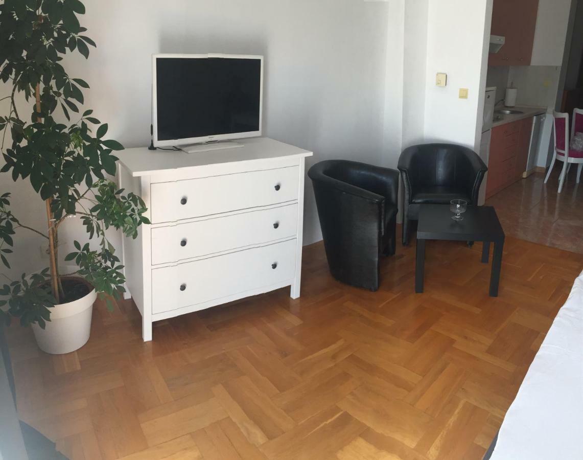 Studio Apartman Lara *** Osijek Exterior photo